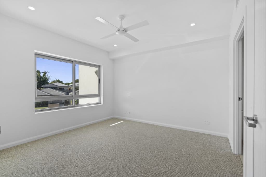 006_Open2view_ID946856-174_Wellington_Street